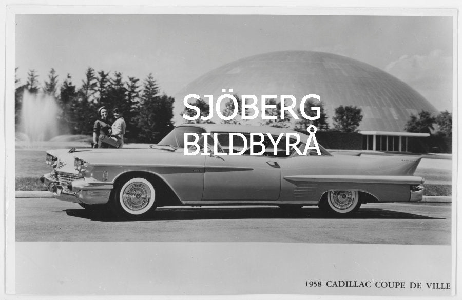 Cadillac Coupe De Ville 1958 vintage collectible photograph