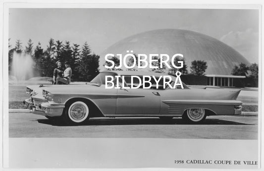 Cadillac Coupe De Ville 1958 vintage collectible photograph