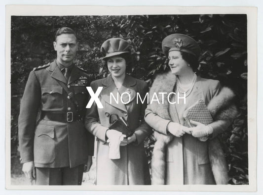 Elizabeth II vintage collectible photograph